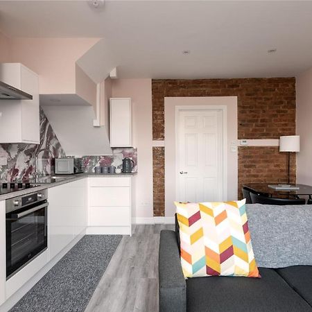 Cool, Calm & Contractor-Approved - Summer Stays Open - Apartment D Gillingham  Eksteriør billede